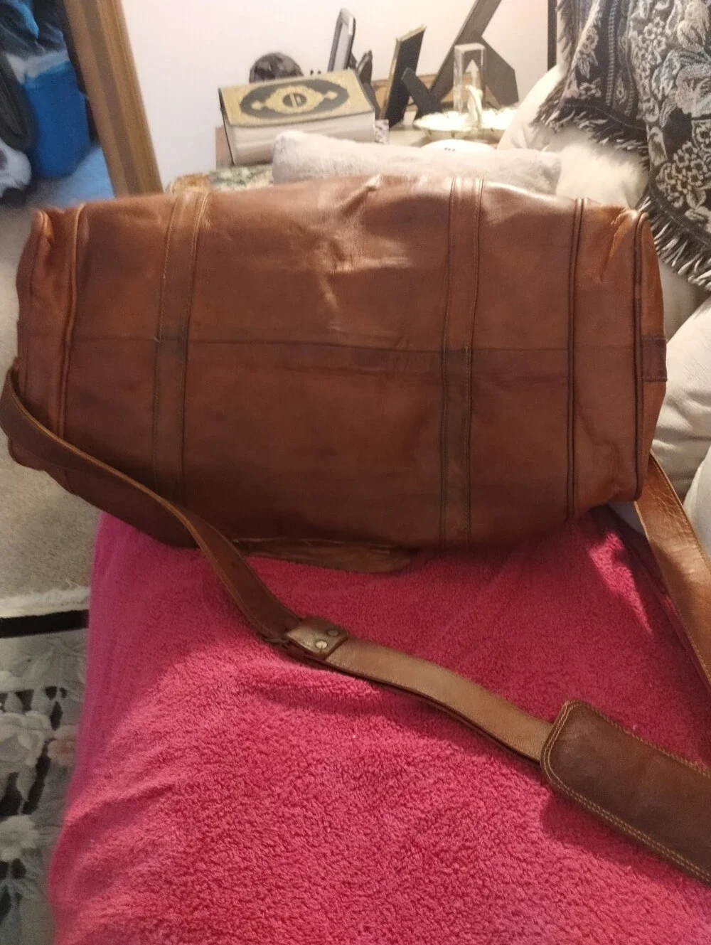 Komalas LeatherMens Duffle Bag With Shoulder Strap Sz 11 By 22